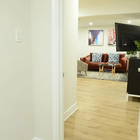 Spacious 2-Bed-Room Near Yonge & Major Mackenzie Richmond Hill Exterior photo