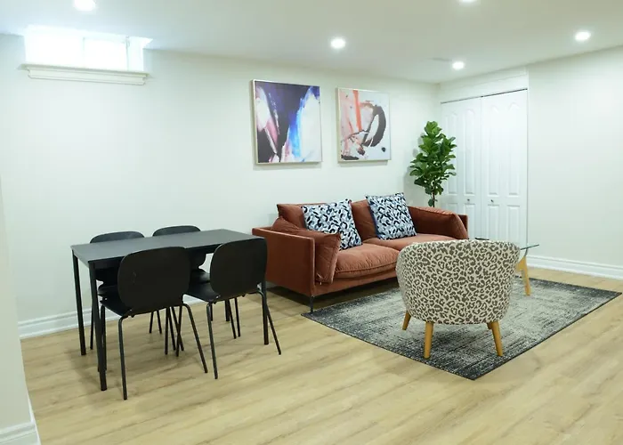 Spacious 2-Bed-Room Near Yonge & Major Mackenzie