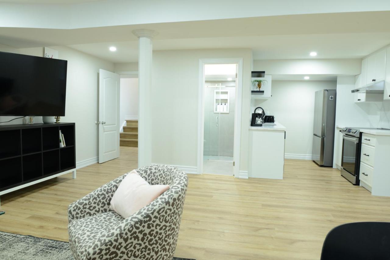 Apartment Spacious 2-bed-room Near Yonge & Major Mackenzie