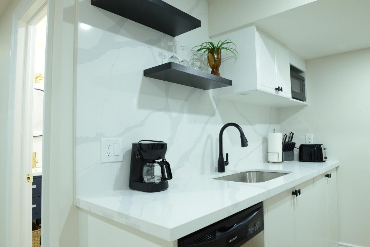 Apartment Spacious 2-bed-room Near Yonge & Major Mackenzie Richmond Hill