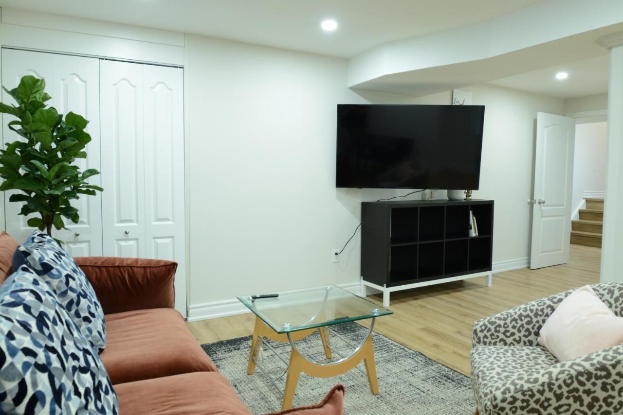 Apartment Spacious 2-bed-room Near Yonge & Major Mackenzie *