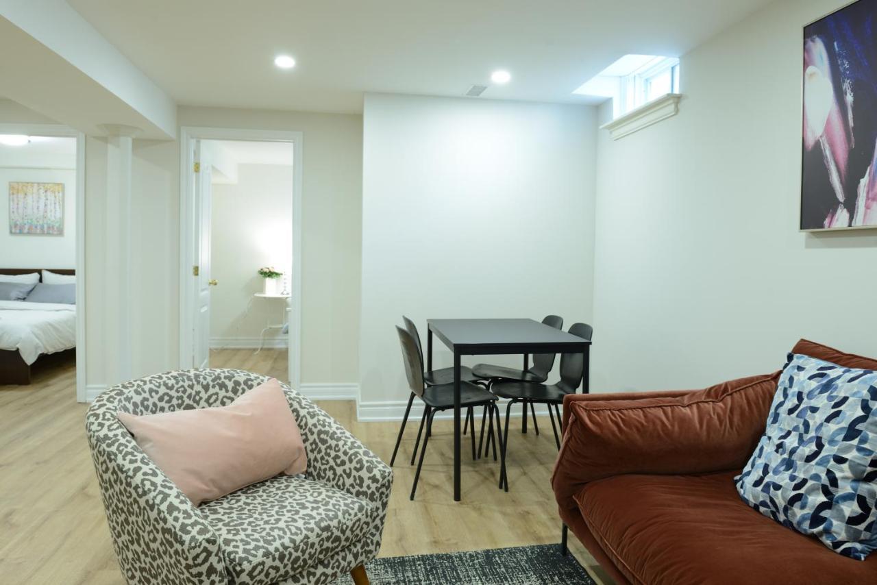 Spacious 2-bed-room Near Yonge & Major Mackenzie Richmond Hill
