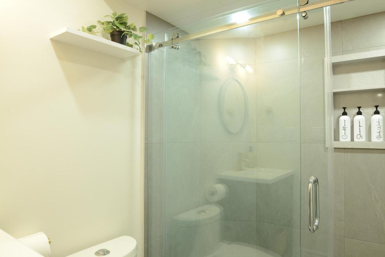 Spacious 2-bed-room Near Yonge & Major Mackenzie