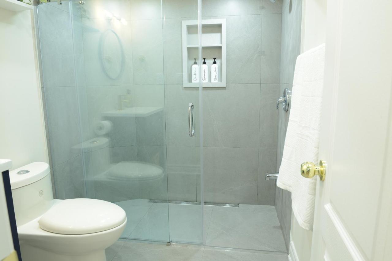 Spacious 2-bed-room Near Yonge & Major Mackenzie Richmond Hill