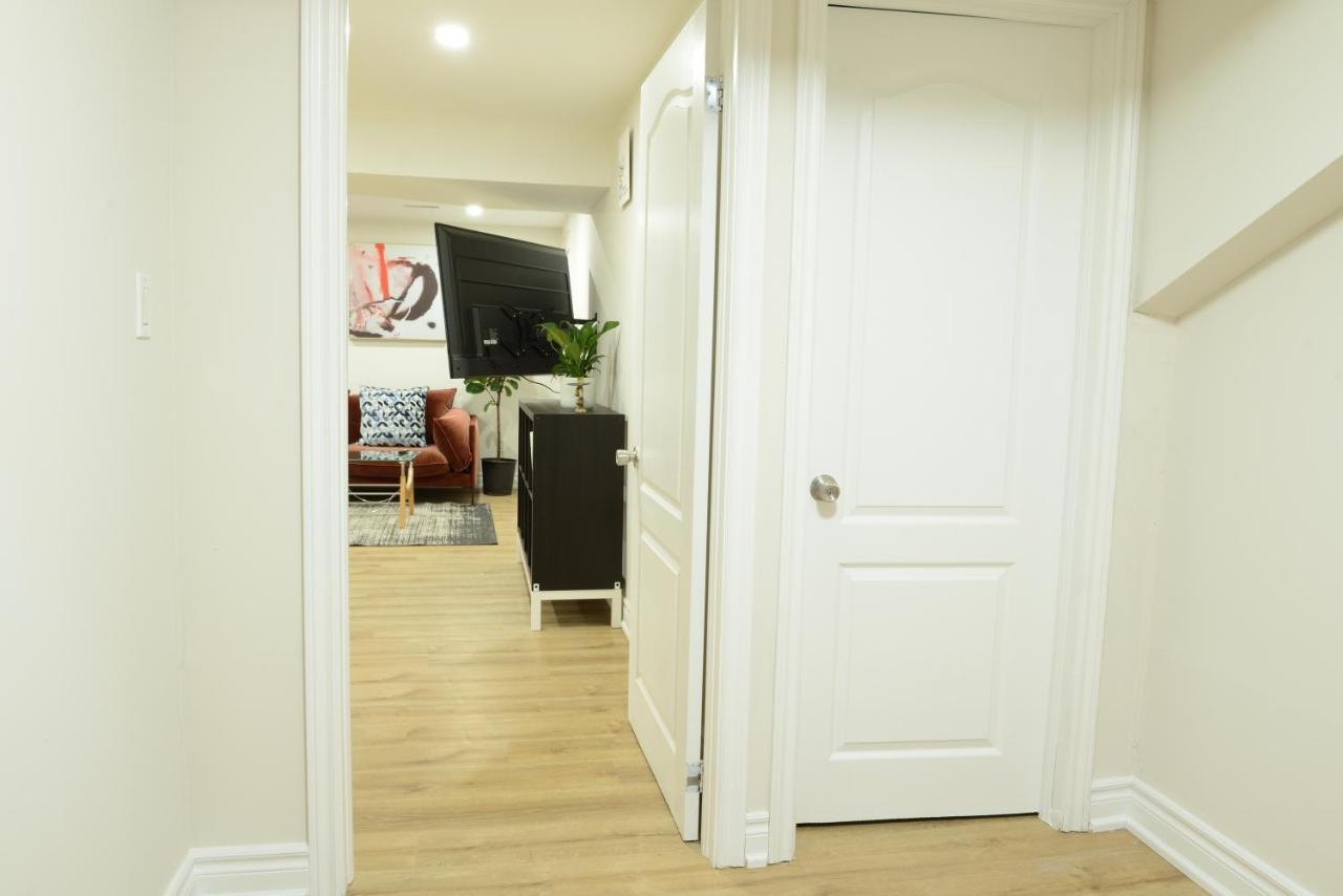 Spacious 2-bed-room Near Yonge & Major Mackenzie Apartment Richmond Hill