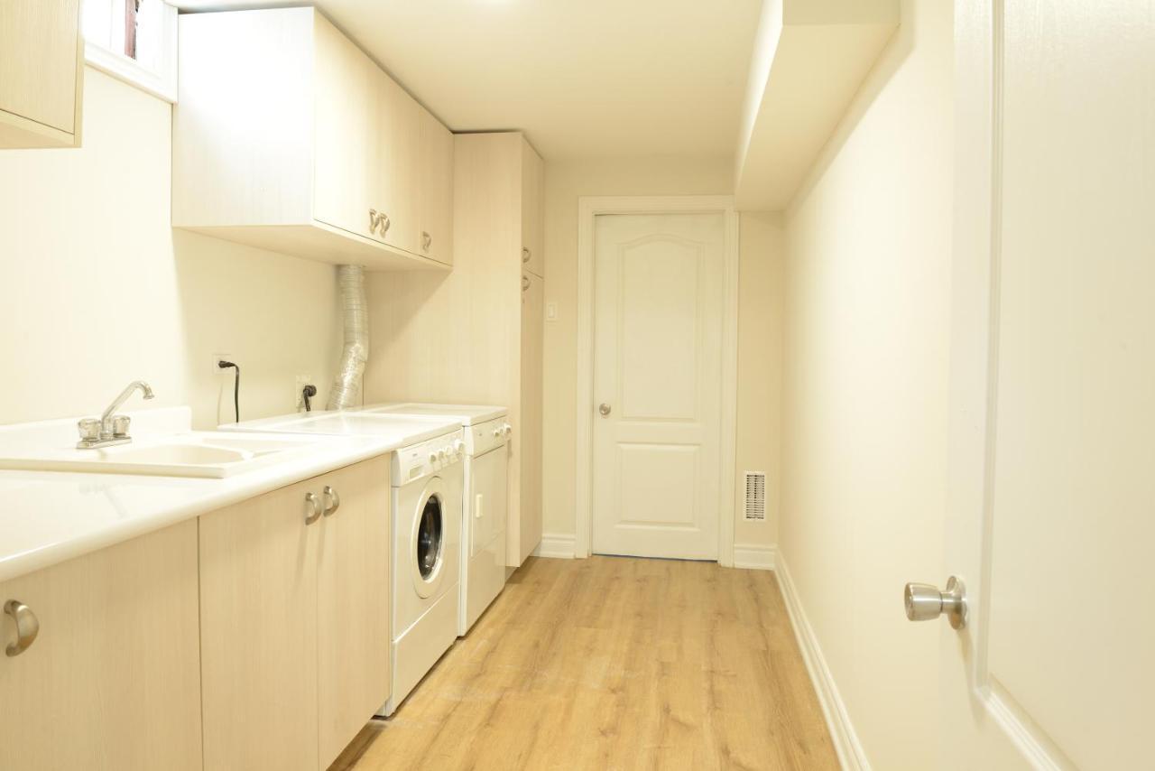 Spacious 2-bed-room Near Yonge & Major Mackenzie Apartment *